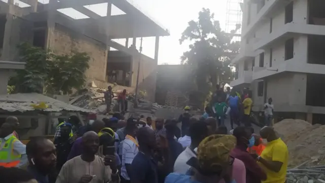 A gupụtala mmadụ ise n'ime ụlọ a dara