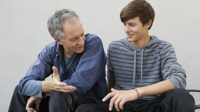 Un père parle à son fils