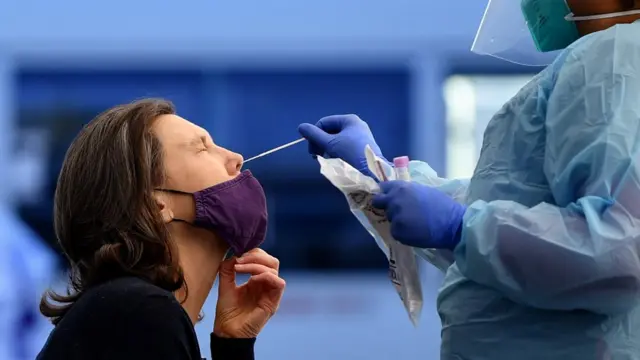 研究员发现，新冠肺炎的Delta变种传染力增强。