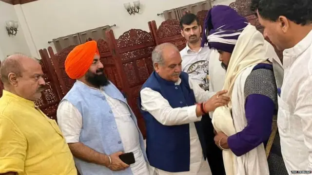 ਅਮਨ ਸਿੰਘ ਦੀ ਕੇਂਦਰੀ ਮੰਤਰੀ ਨਰੇਂਦਰ ਸਿੰਘ ਤੋਮਰ ਨਾਲ ਮੁਲਾਕਾਤ ਦੀ ਤਸਵੀਰ ਵੀ ਵਾਇਰਲ ਹੋ ਰਹੀ ਹੈ