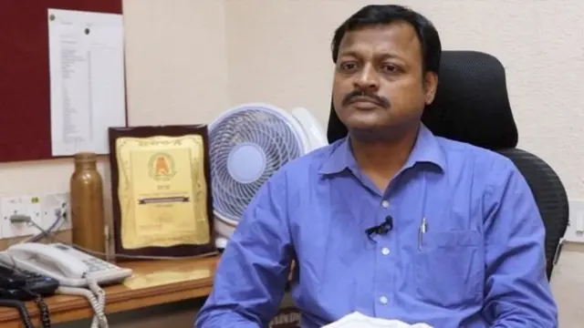 अख़बार द हिंदू के डेप्युटी ब्यूरो चीफ़ डी सुरेश कुमार