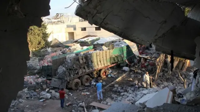 Convoy de ayuda destruido