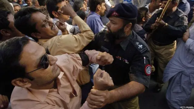 ਪਾਣੀ ਦੀਆਂ ਤੋਪਾਂ