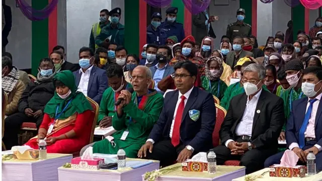 প্রধানমন্ত্রীর ভার্চুয়াল উদ্বোধনী অনুষ্ঠানে যোগ দেয় স্থানীয় প্রশাসন এবং ঘর পাওয়া এসব মানুষ