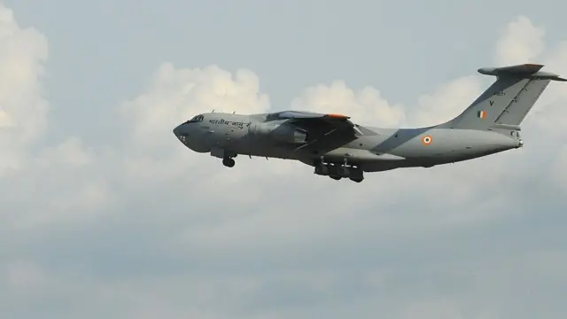 વાયુદળના વિમાનની તસવીર