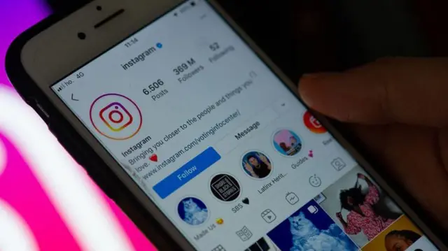 Seorang pengguna jejaring sosial Instagram.