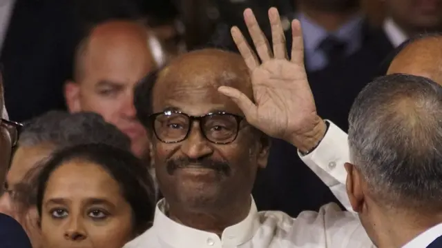 என்ன செய்ய விரும்புகிறார் ரஜினி?