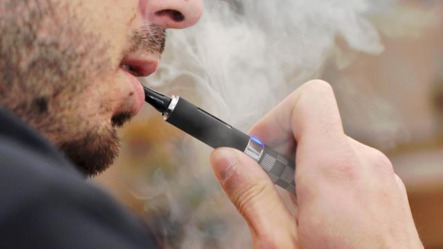 Australian government cracks down on vaping BBC Newsround