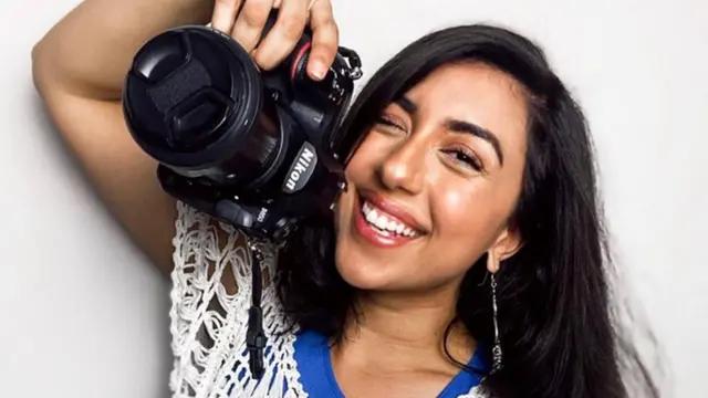 کیمرے کے ساتھ ثانیہ