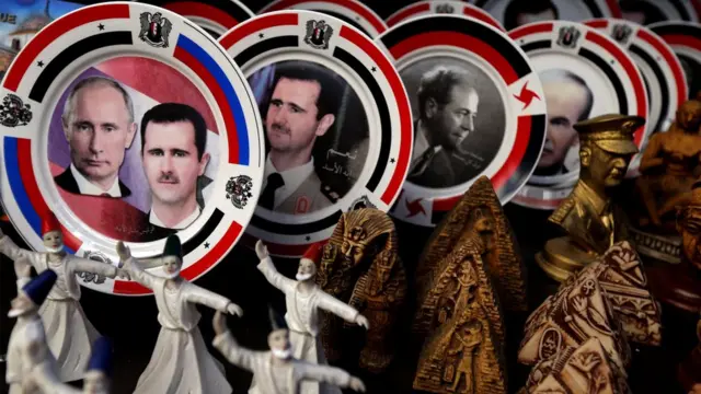 Сувенирные тарелки в магазине в Дамаске