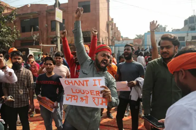 પ્રતીકાત્મક તસવીર