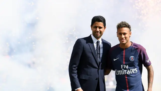 Neymar a été transféré du Barça au Paris Saint-Germain pour 222 millions d'euros.