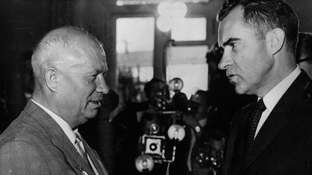赫鲁晓夫（左）和尼克松（右）