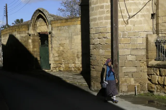 Mujer turcochipriota en Nicosia