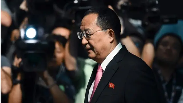 李勇浩周一表示，"鉴于特朗普已经宣战，朝鲜人民民主共和国最高领导人将考虑各种选项。"