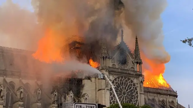 Incendio en Notre Dame