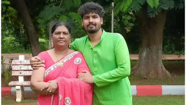 విష్ణు తేజ తన తల్లి అంజలితో..