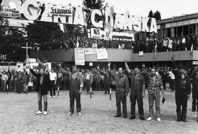 اعتصاب کارگران لهستانی یک سال قبل از سقوط رژیم کمونیستی