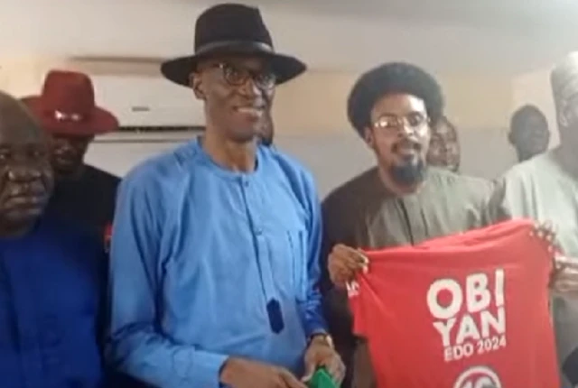 Lucky Obiyan pose with Labour Party National Chairman Julius Abure at di LP headquarters in Abuja, as e declare interest to run for govnor of Edo State, August 2023