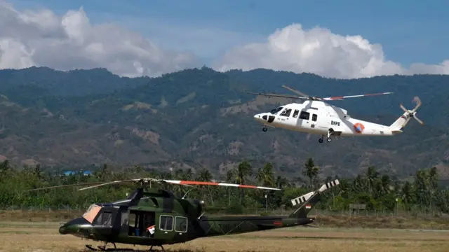 Bazı bölgelere yalnızca helikopterlerle ulaşım sağlanabiliyor