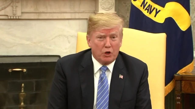 美国总统特朗普第一时间通过推特祝贺。他说，他几年前就告诉奥夫拉多尔，他将成为墨西哥总统。