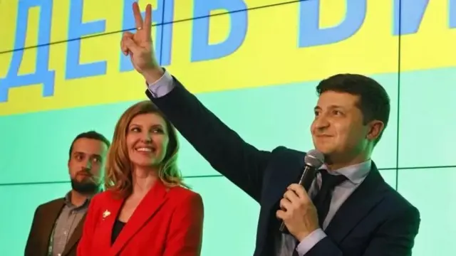 ਵੋਲੋਦੀਮੀਰ ਜ਼ੇਲੇਂਸਕੀ ਨੇ 2019 ਵਿੱਚ ਰਾਸ਼ਟਰਪਤੀ ਦੀਆਂ ਚੋਣਾਂ ਜਿੱਤੀਆਂ।