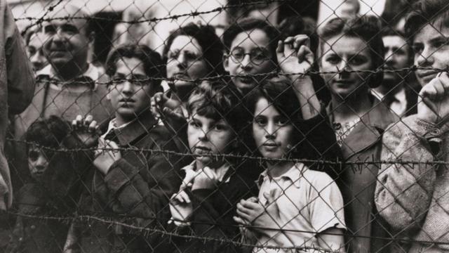 Judíos detenidos por los nazis