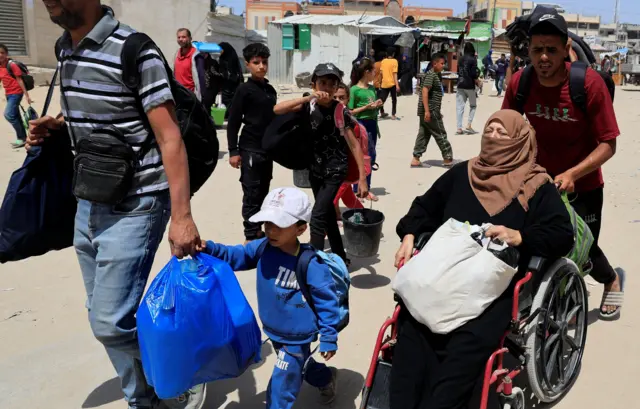 गाजामा इजरेली हमलाका कारण विस्थापित प्यालेस्टीनी