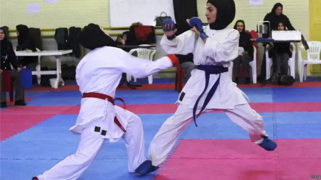 කරාටේ පුහුණුවක් -සංරක්ෂිත ඡායාරූපයකි