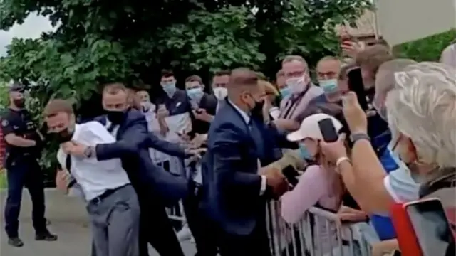 馬克龍總統後來稱遭掌摑為個別事件。