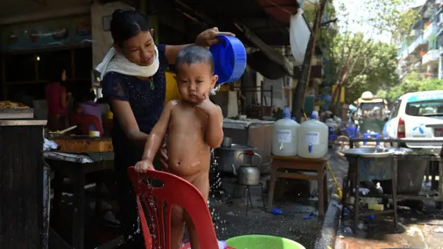 တိုင်းဒေသကြီးနဲ့ ပြည်နယ်အများစုမှာ နေ့အပူချိန်တွေထပ်မံမြင့်တက်ဖို့ရှိနေ