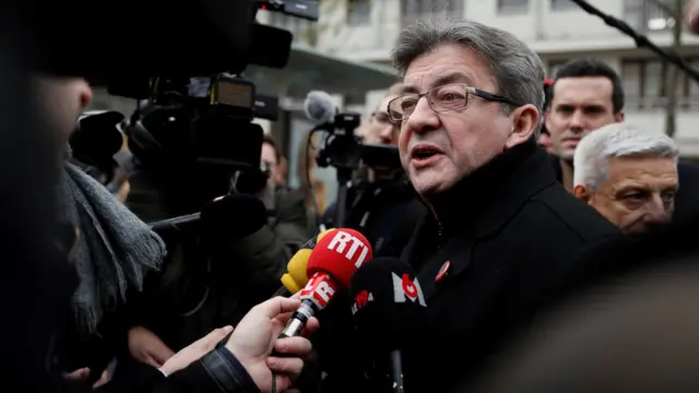 Лидер движения "Непокорная Франция" Жан-Люк Меланшон на митинге в декабре 2016 года