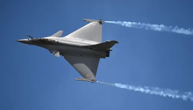 Imagem mostra caça Rafale, da França