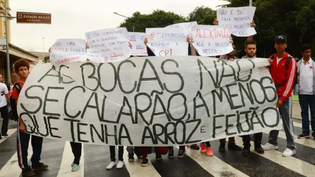 Estudantes secundaristas protestam contra a faltamr jack bet comedymerenda e as denúnciasmr jack bet comedycorrupção na alimentação escolarmr jack bet comedySão Paulo