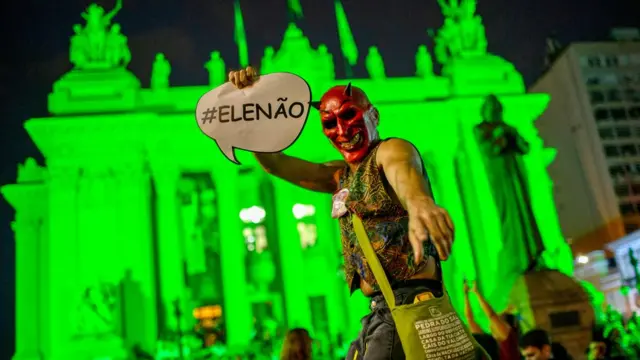 تظاهرات بزرگی علیه ژایر بولسونارو برگزار شده است