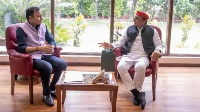 अखिलेश यादव