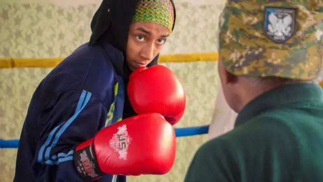 லியாரி Boxing Girls