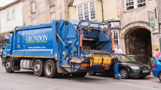 Коли вивозити сміття - так само важливо, як рятувати життя