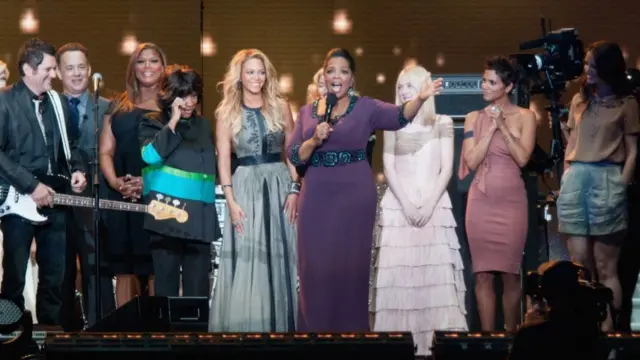 অপরাহ উইনফ্রেয়ের বিদায়ী অনুষ্ঠানের অন্যতম বিশেষ অতিথি ছিলেন মোজদাহ জামালজাদাহ