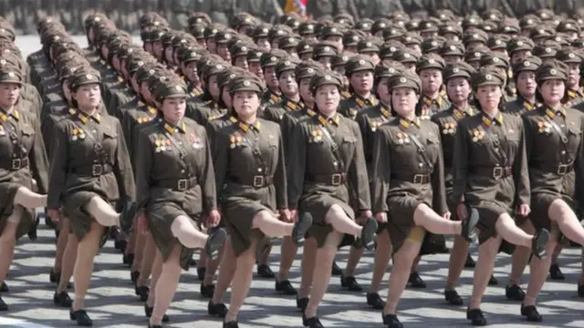 КЭДР армиясындагы кыз-келиндер