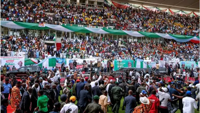 Buhari n juwọ nibi ipolongo ibo ni Uyo