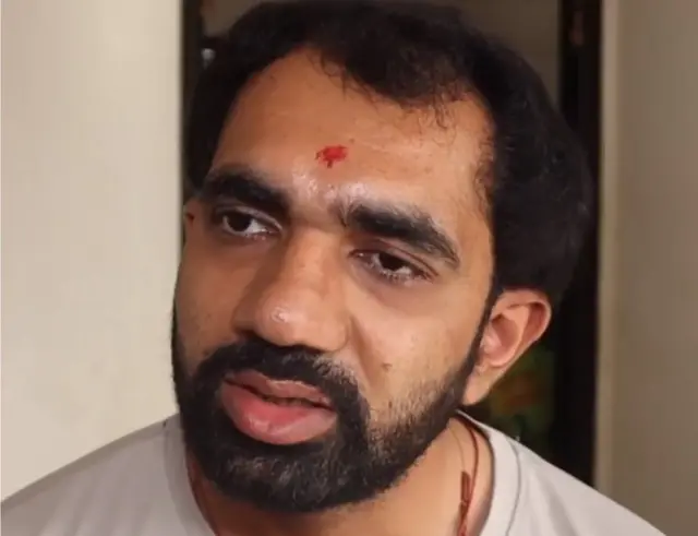 જતીન નાકરાણી કહે છે, "મને ખબર નથી કે મેં કેટલા લોકોને બચાવ્યા, પરંતુ બધા કહે છે કે મેં ચોથા માળેથી છલાંગ લગાવી હતી"