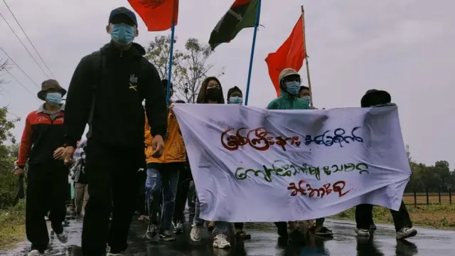 မြစ်ကြီးနား သပိတ်စစ်ကြောင်း