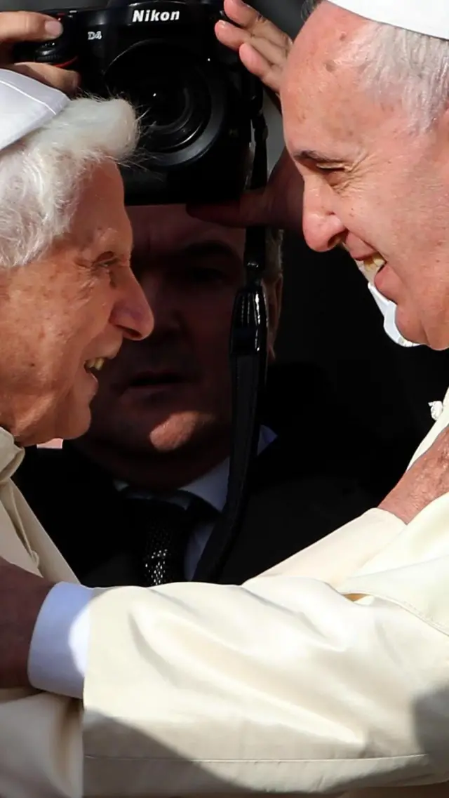 Папа Франциск и Бенедикт XVI 