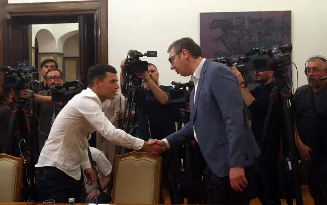 vučić i studenti