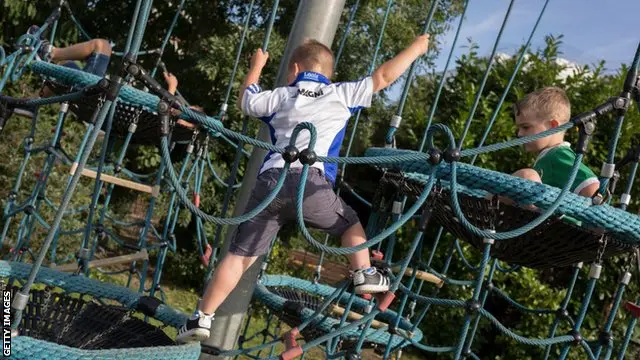 Ijoolee taphachaa jiran