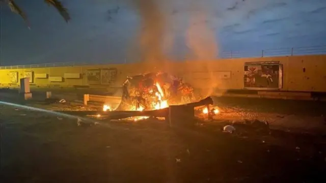 خودروی حامل قاسم سلیمانی در نزدیکی فرودگاه بغداد بعد از حمله آمریکا