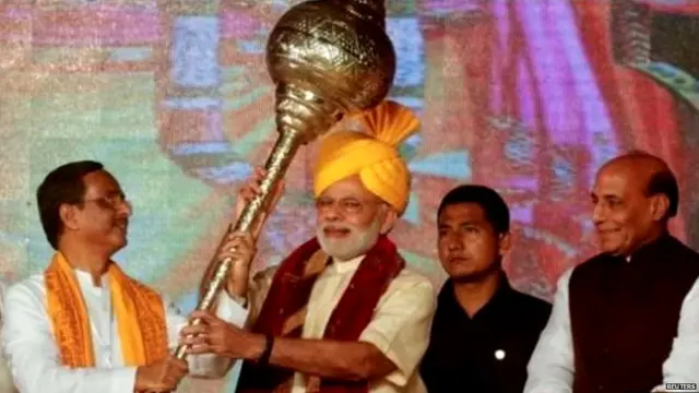 नरेंद्र मोदी