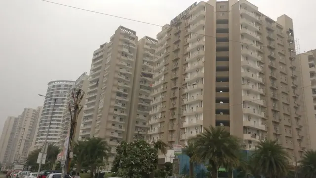 इमारतें.