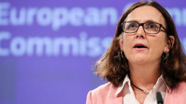 Ủy viên Thương mại EU Cecilia Malmstrom tại họp báo về hiệp định với Việt Nam hôm 17/10